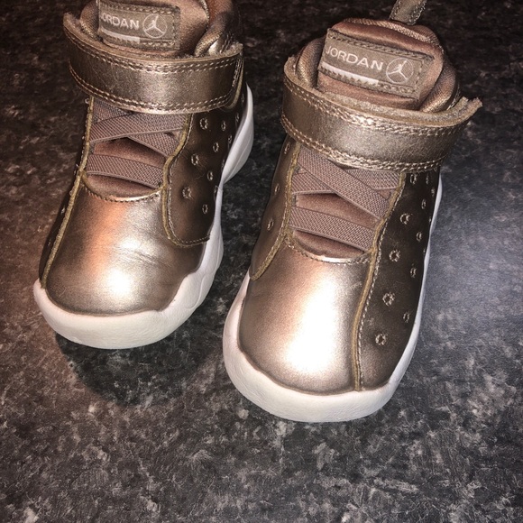 Jordan’s gold toddler girls 7c - Picture 5 of 8